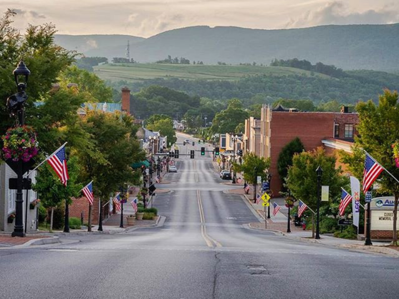 The city of Waynesboro-downtown street view